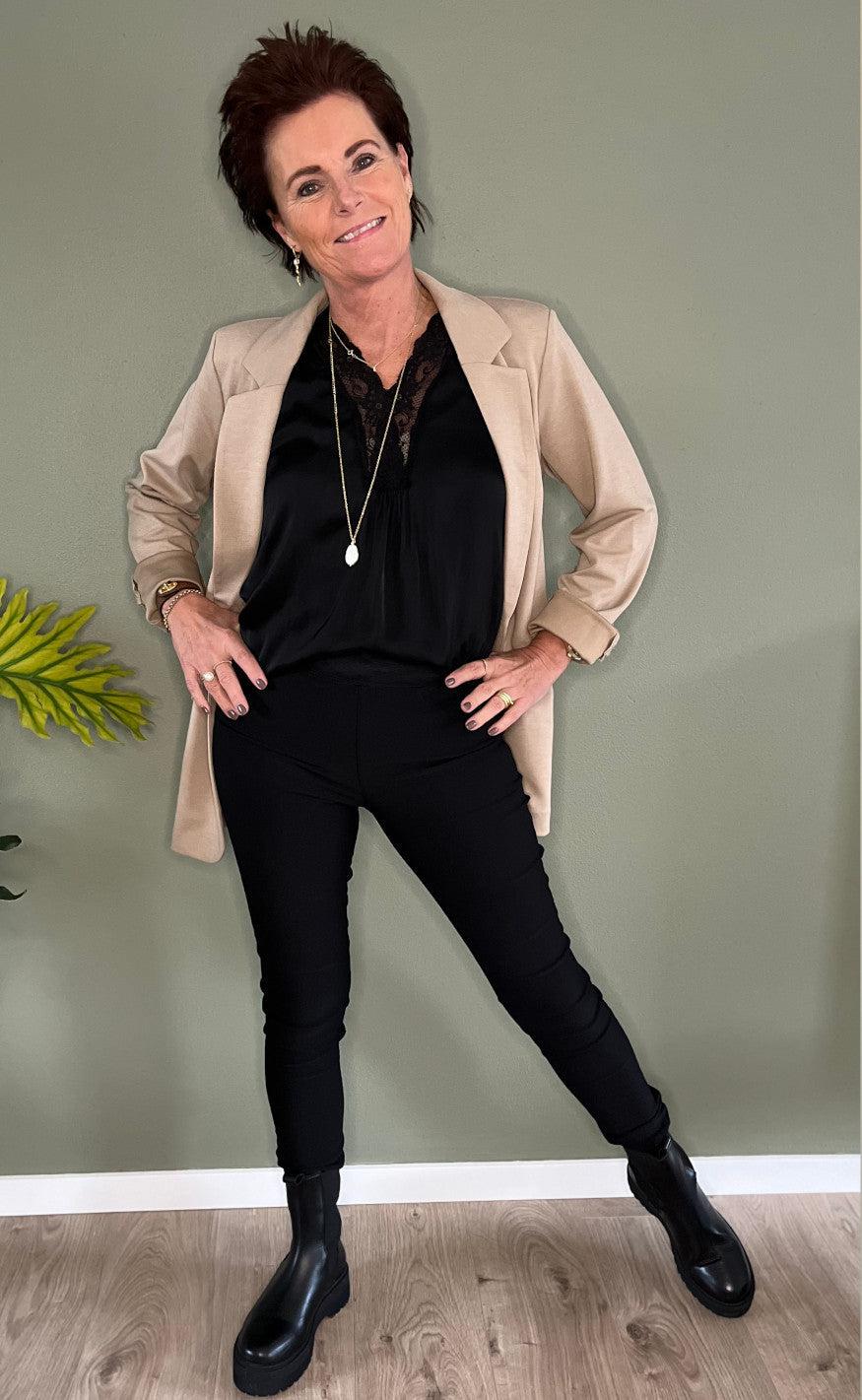 Black Colour Bluse - Bea Lace - Black