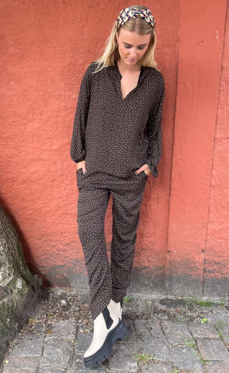 Black Colour Bluse - Bianca Dot - Coffee Dot