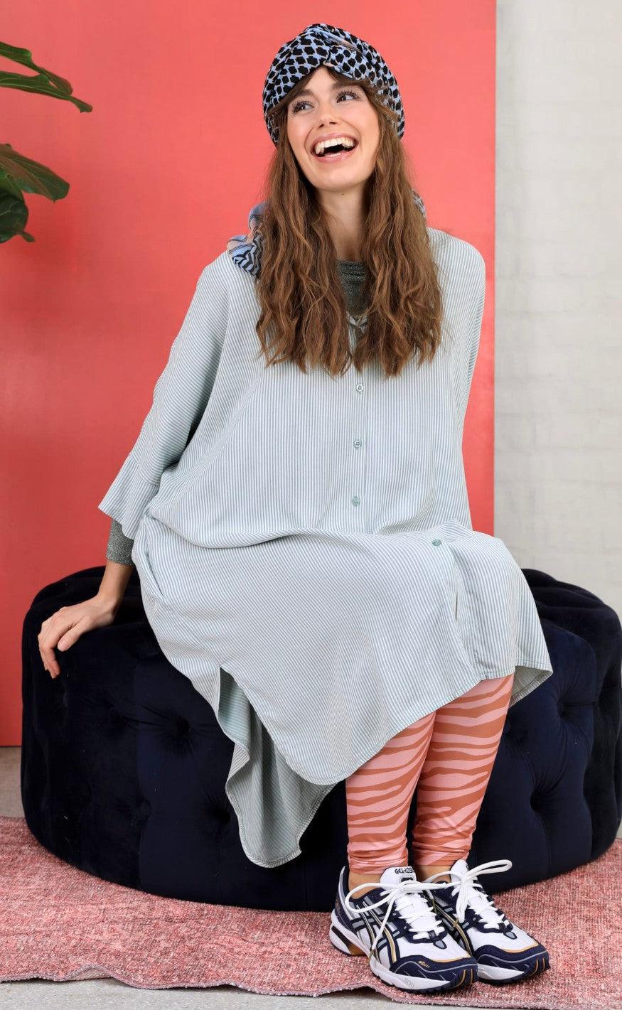 Black Colour Bluse - Isolde Oversized - Olive Striped