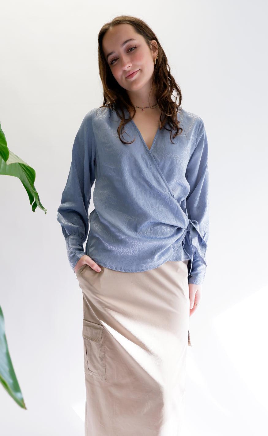 Black Colour Bluse - Luna Wrap - Sky Leo