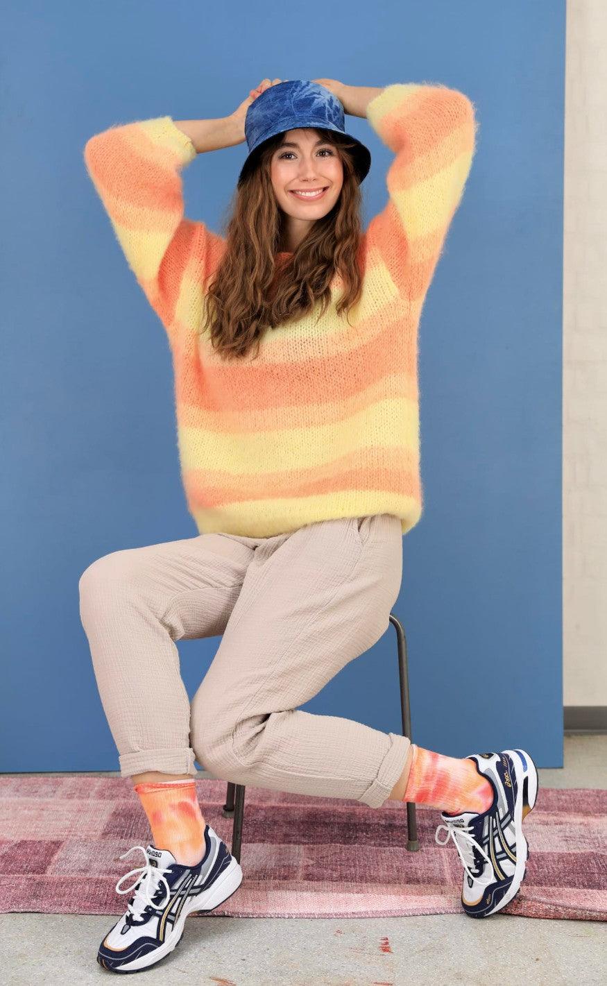 Black Colour Jumper - Avery Brushed - Peach