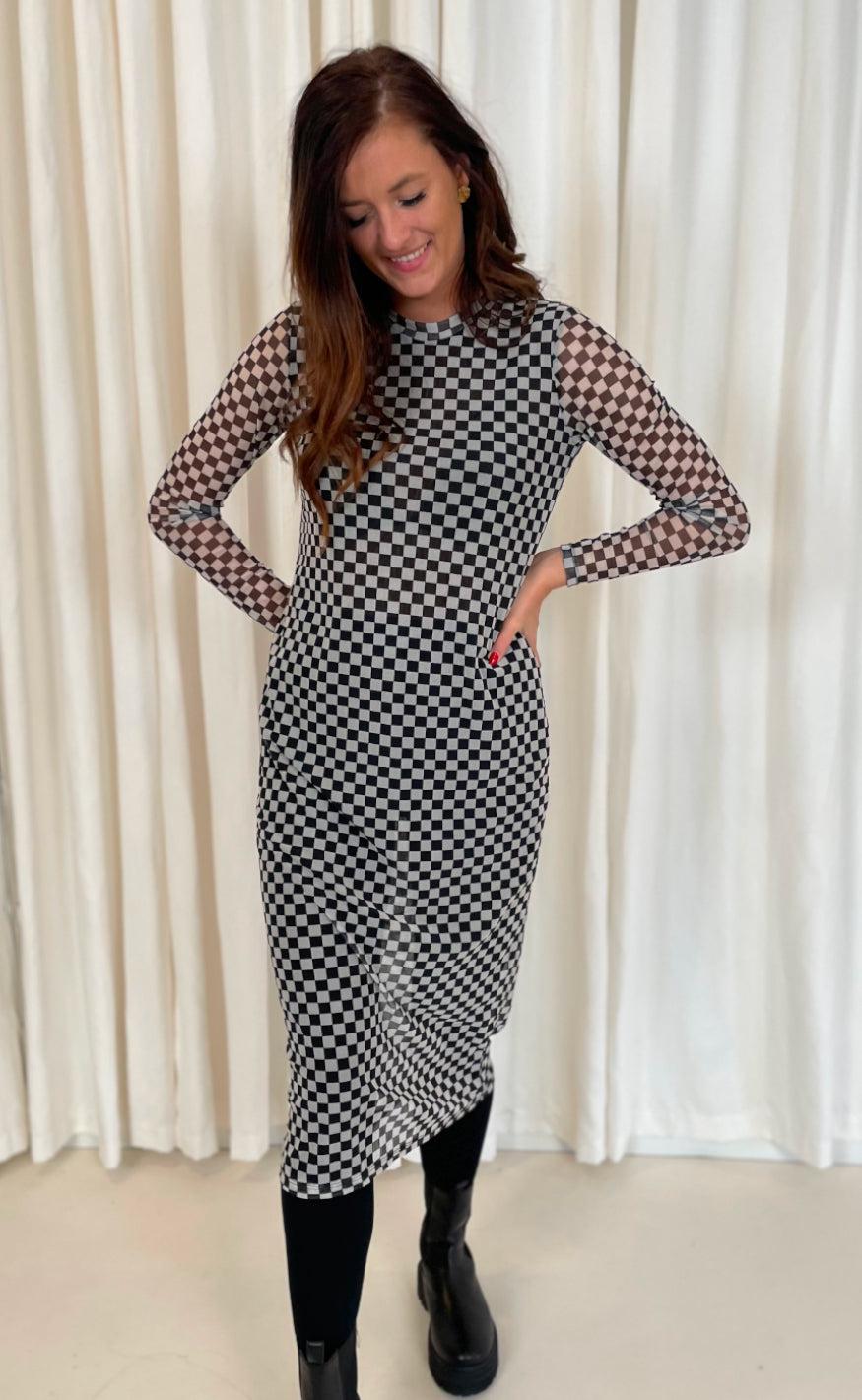Black Colour Kjole - Florence Mesh - Black Square