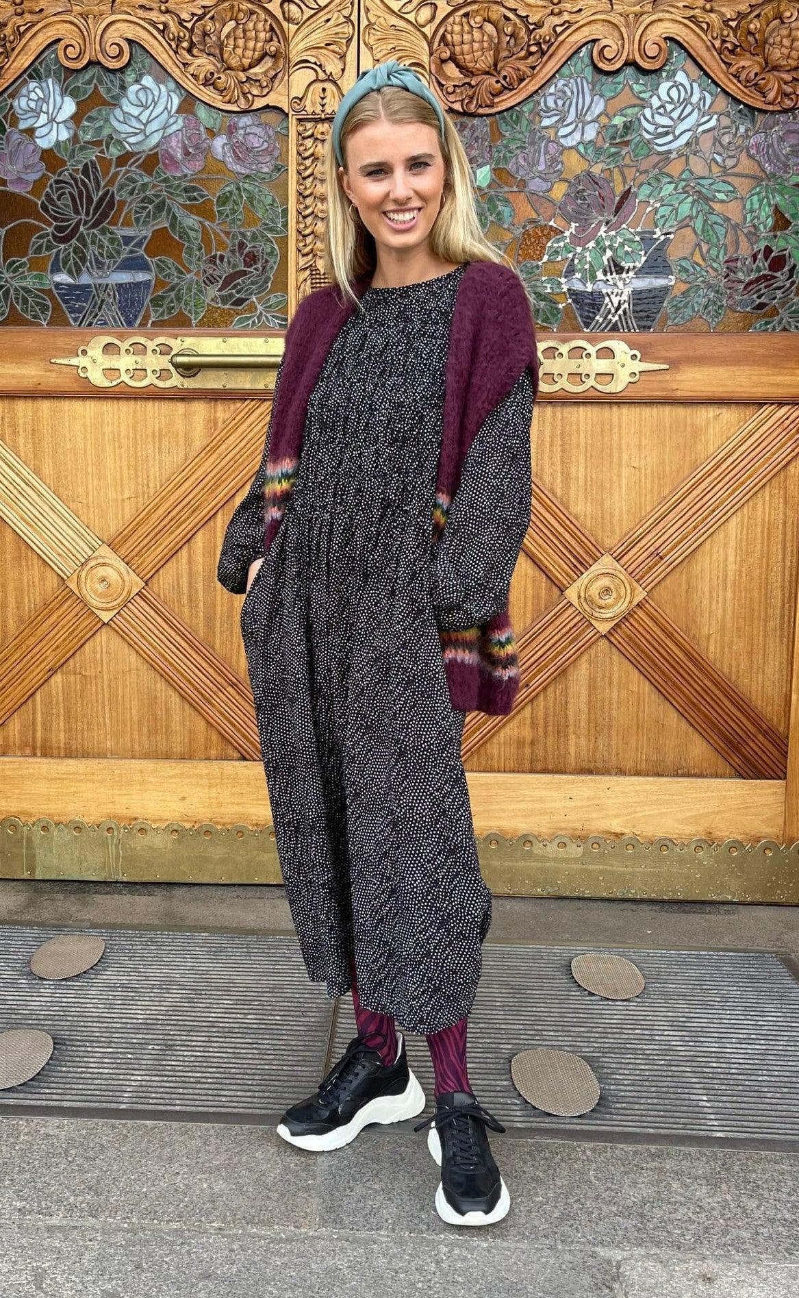 Black Colour Kjole - Holly Smock - Black With Dots