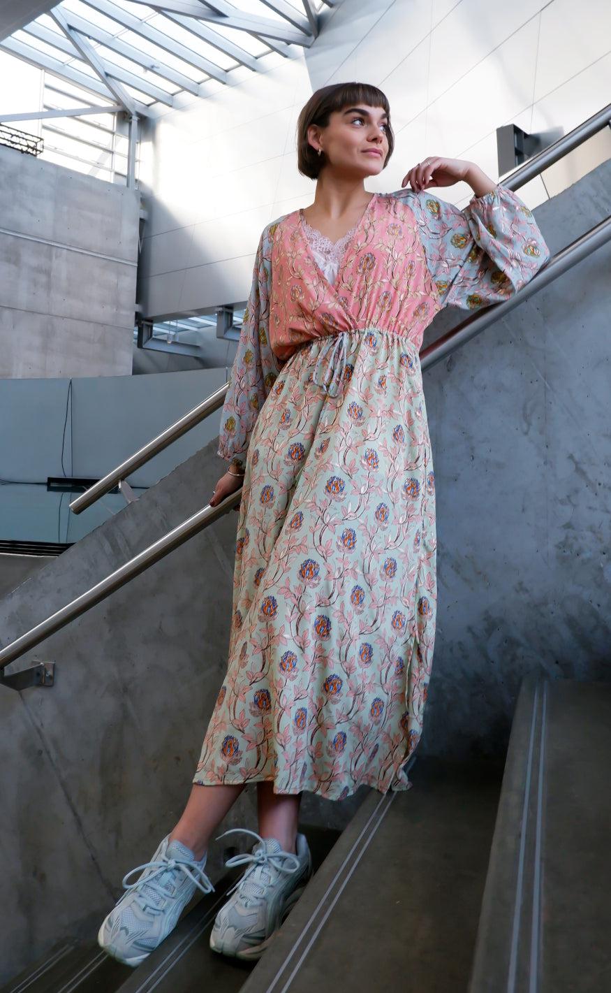 Black Colour Kjole - Luna V-Neck Long - Pastel Delight Mix