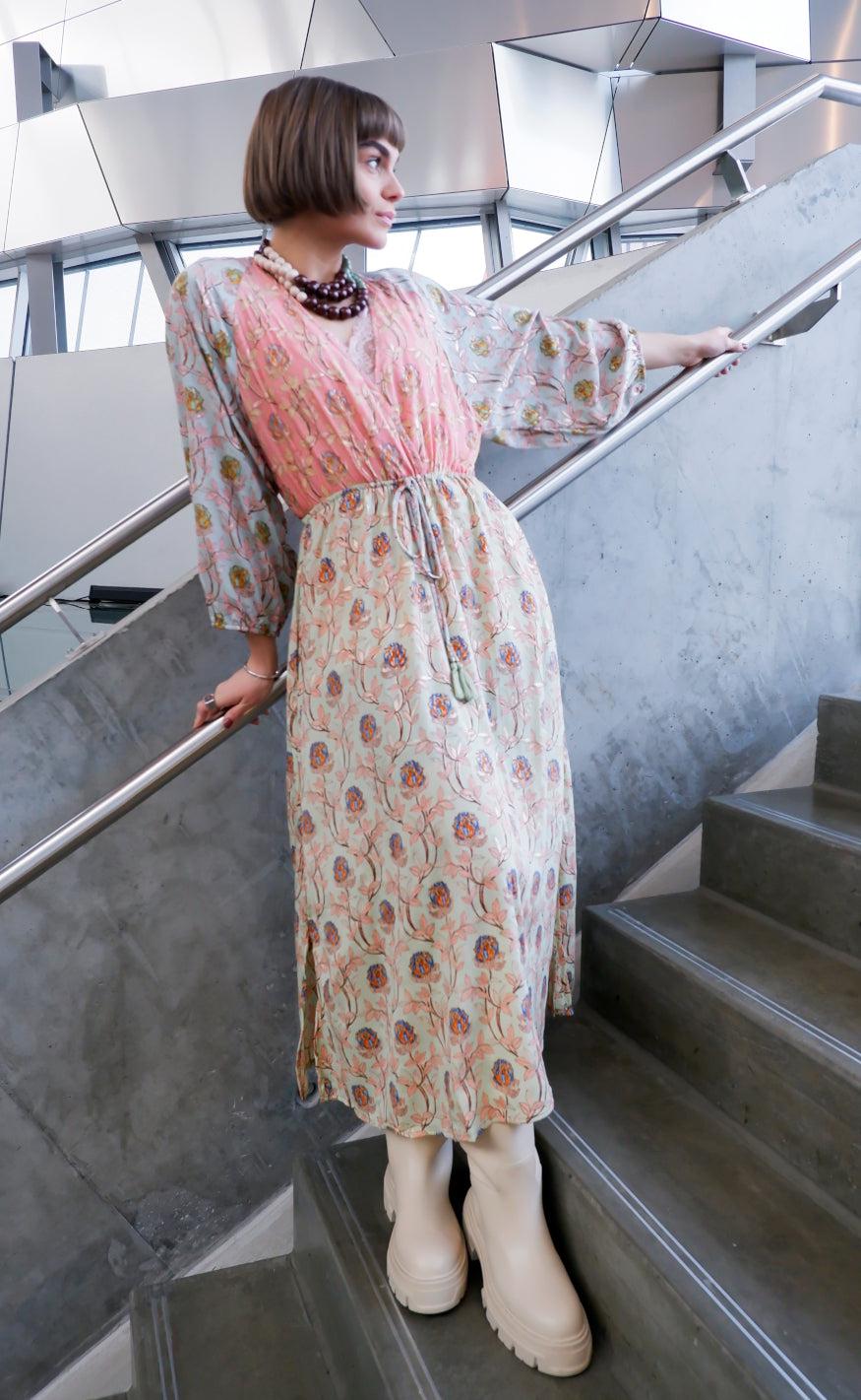 Black Colour Kjole - Luna V-Neck Long - Pastel Delight Mix
