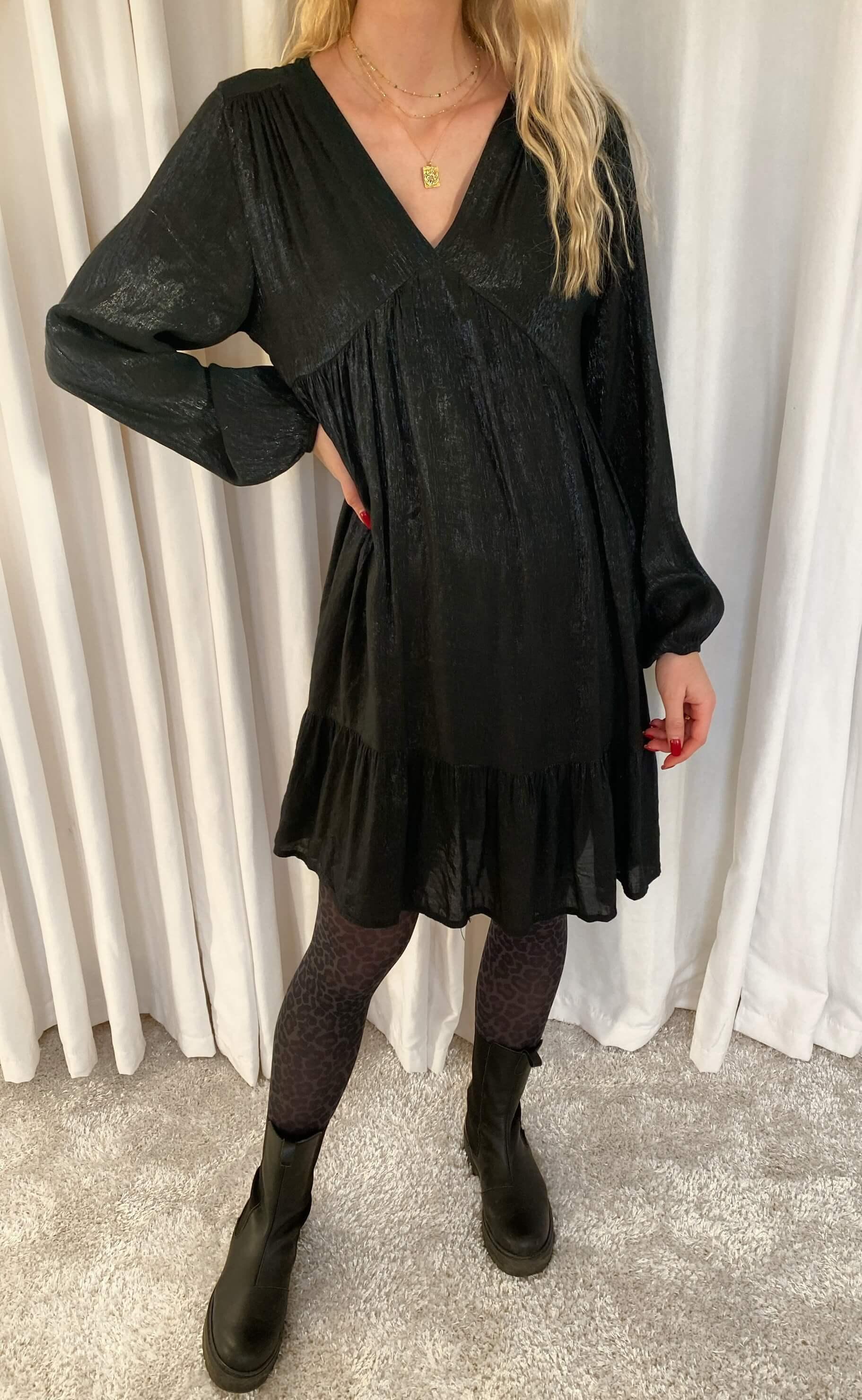 Black Colour Kjole - Val Shiny - Black