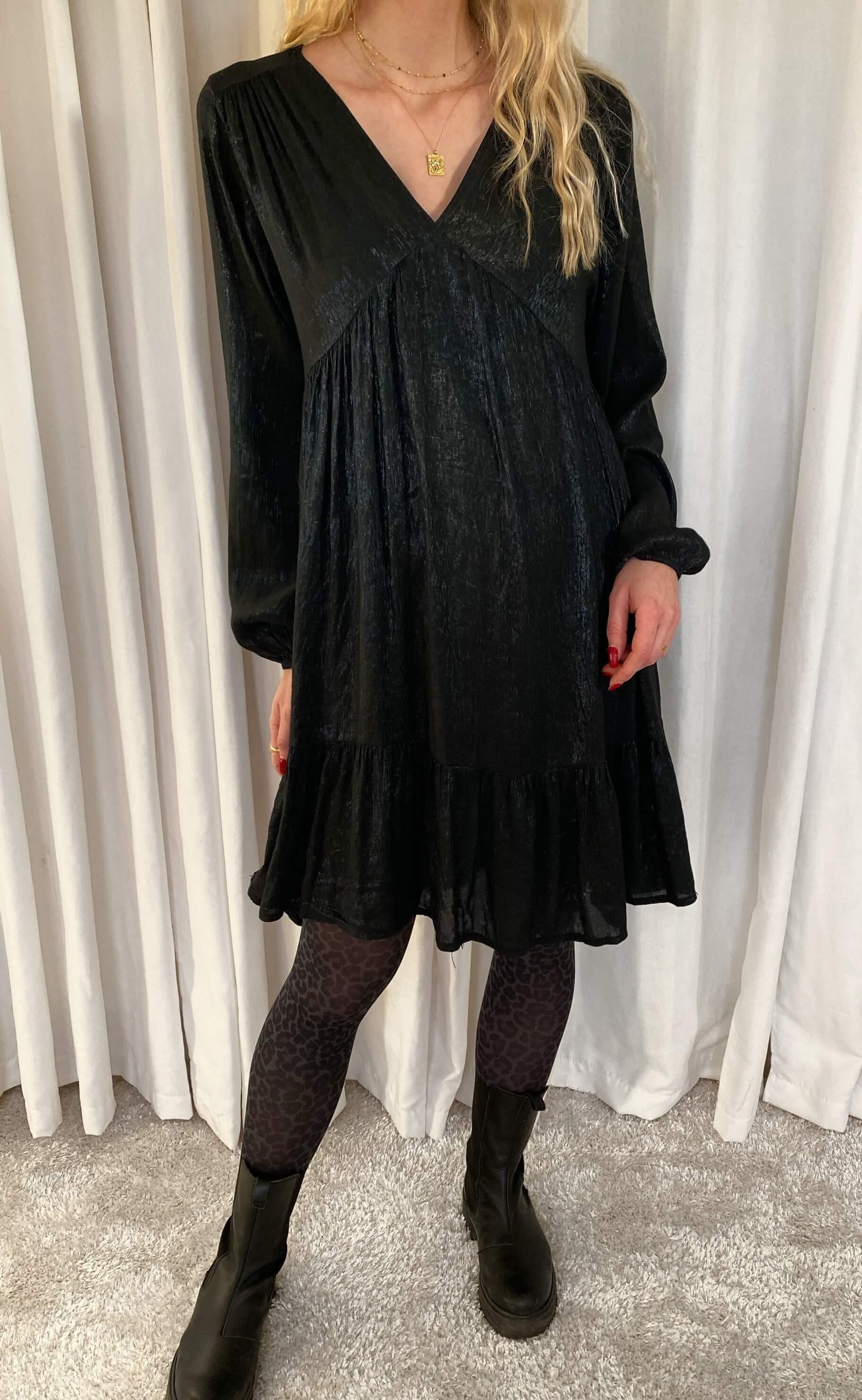 Black Colour Kjole - Val Shiny - Black