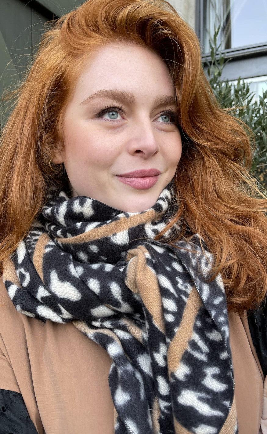 Black Colour Tørklæde - Nala - Black Leo