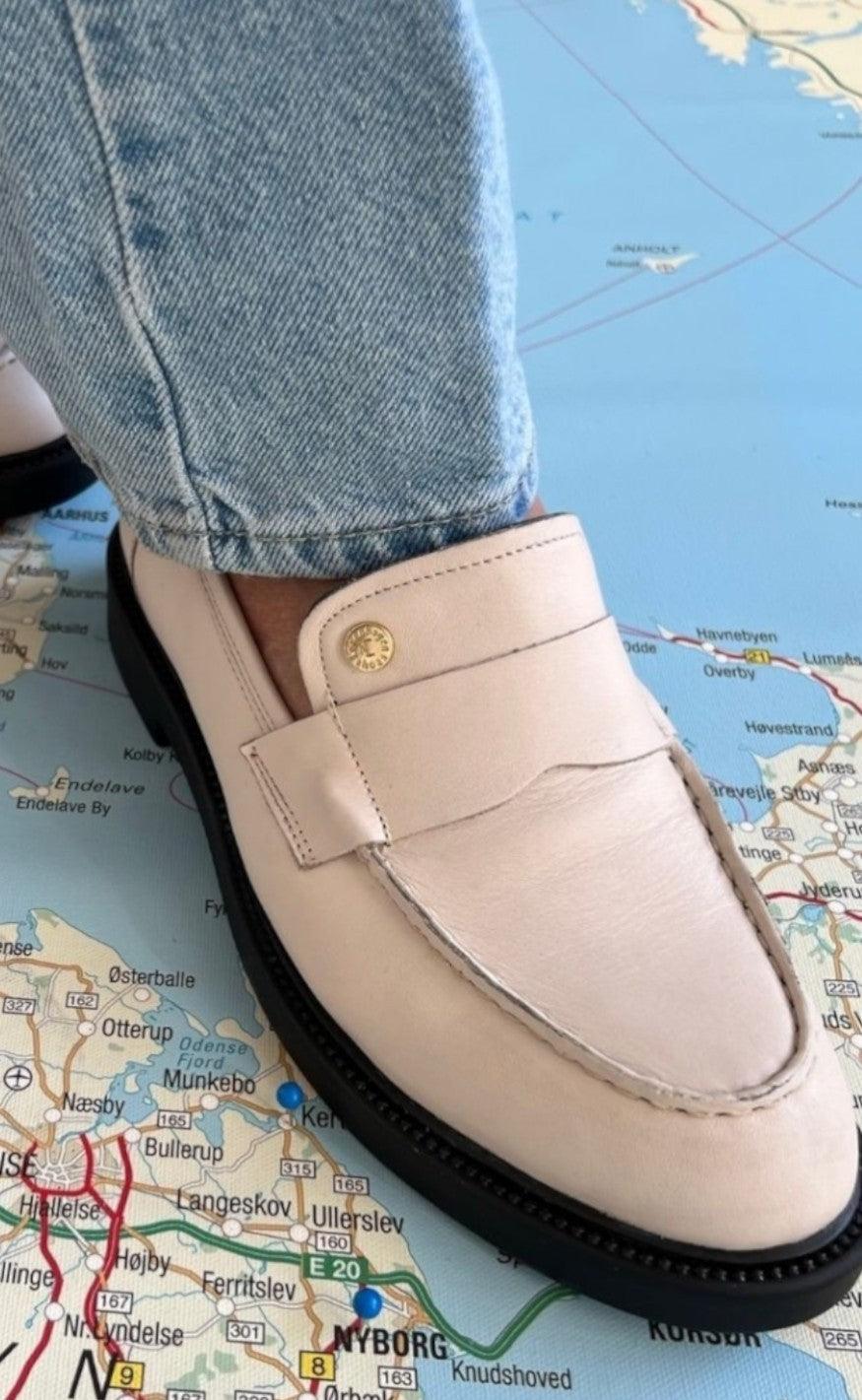 Copenhagen Shoes Loafers - Flavia - Beige