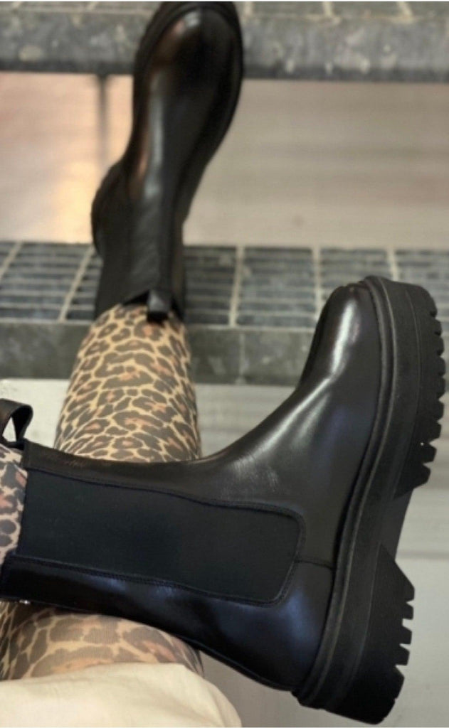 Gør det tungt Orphan Afgift Støvler med nitter til kvinder | Køb online her | Fashionbystrand