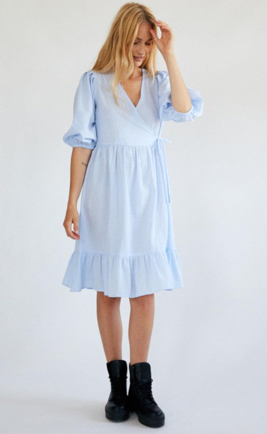 Freequent Kjole - Magnolia Stripe - Chambray Blue