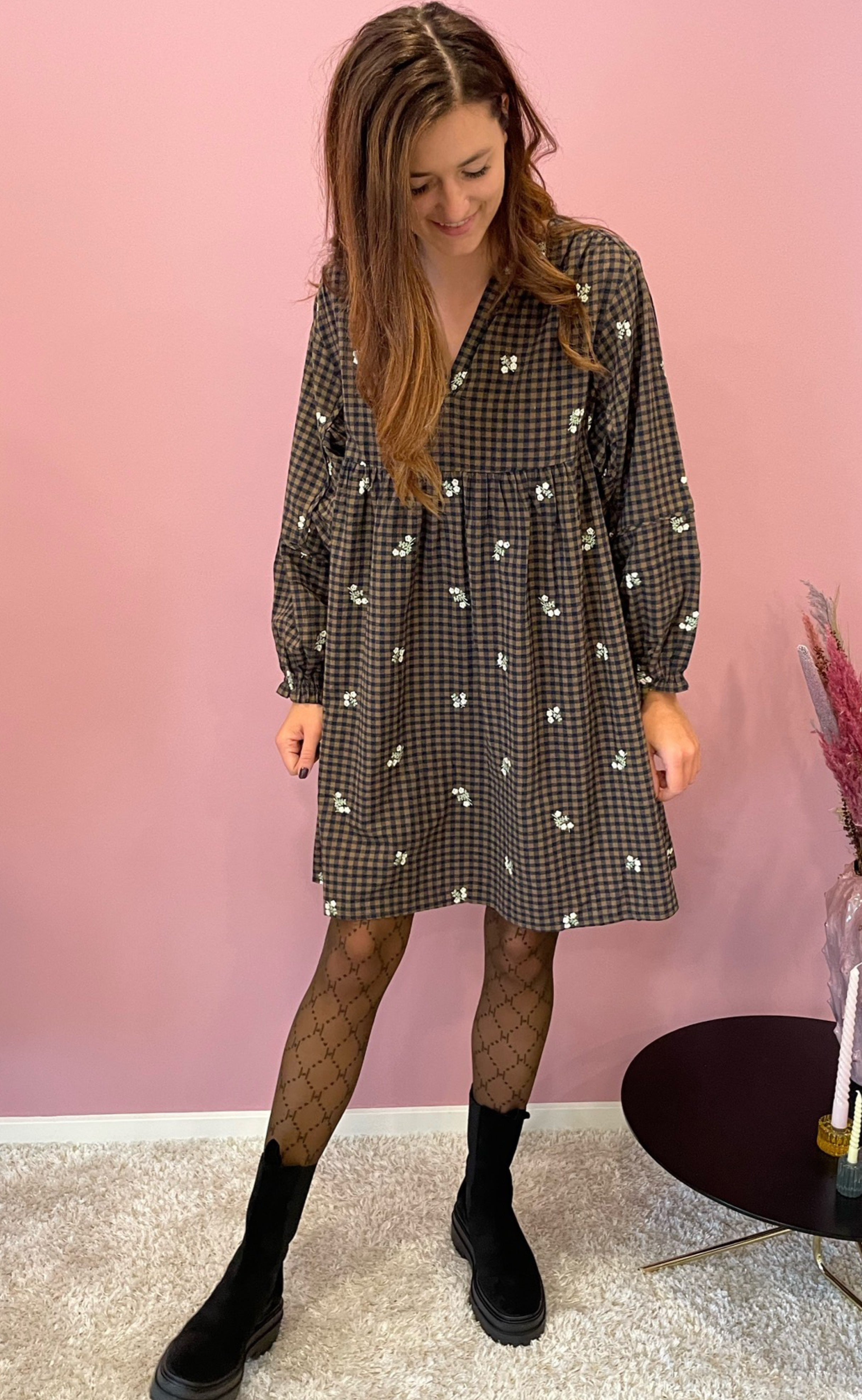 Gossia Kjole - Kaia - Camel Navy Check