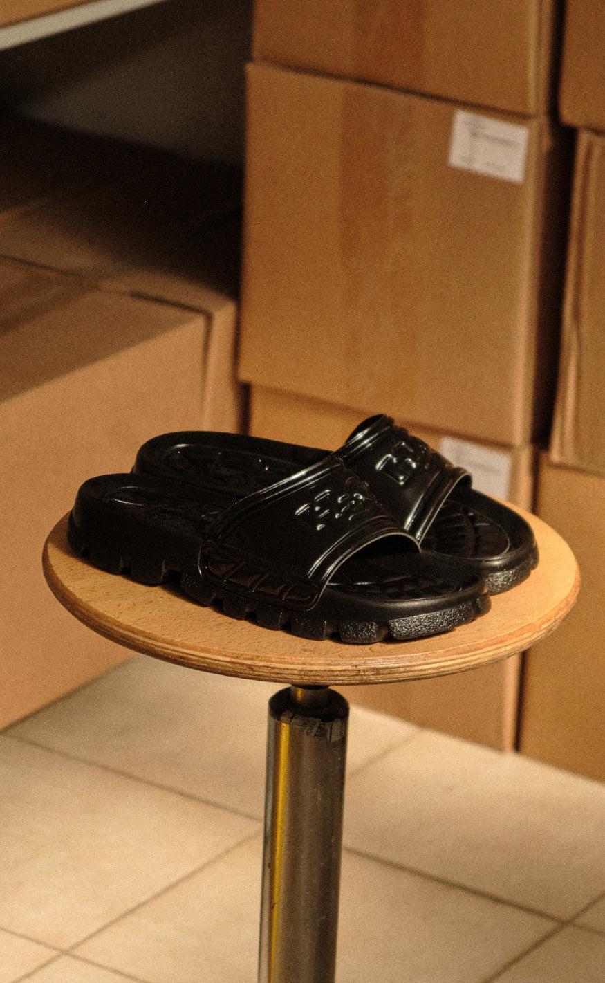 H2O Sandal - Trek Lacquer - Black