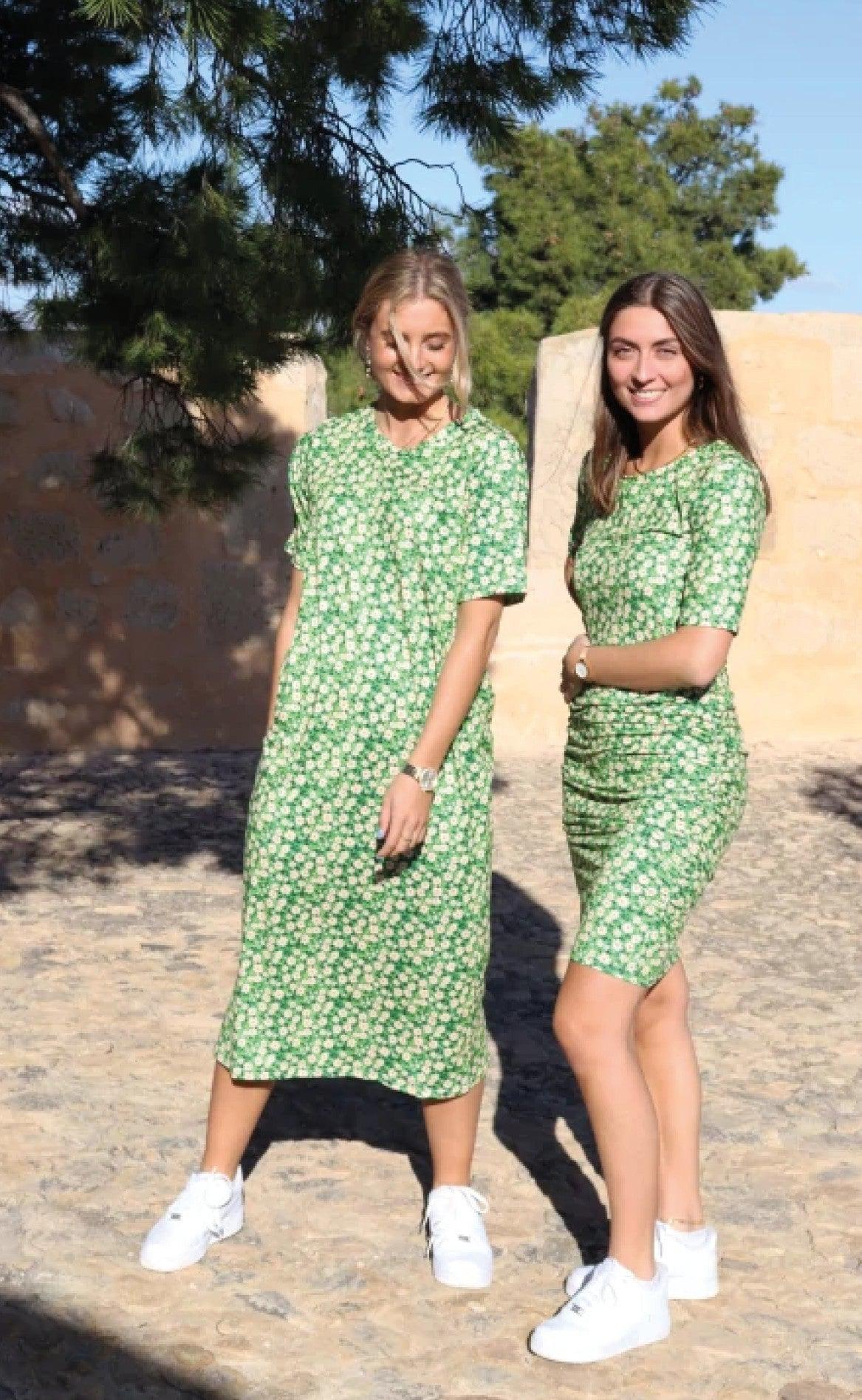 Liberte Kjole - Alma - Green Flower