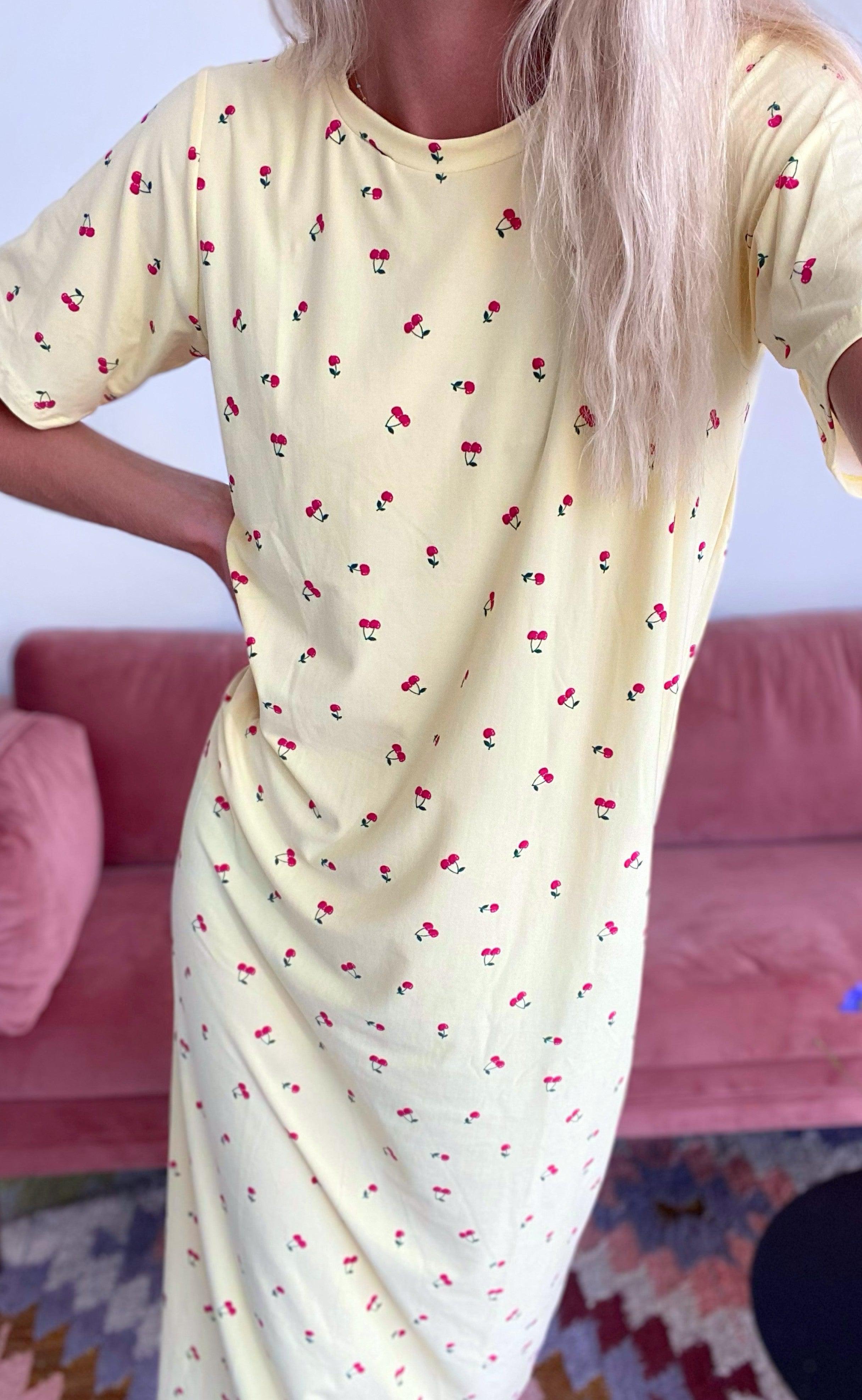 Liberte T-shirt Kjole - Alma - Cherry Print