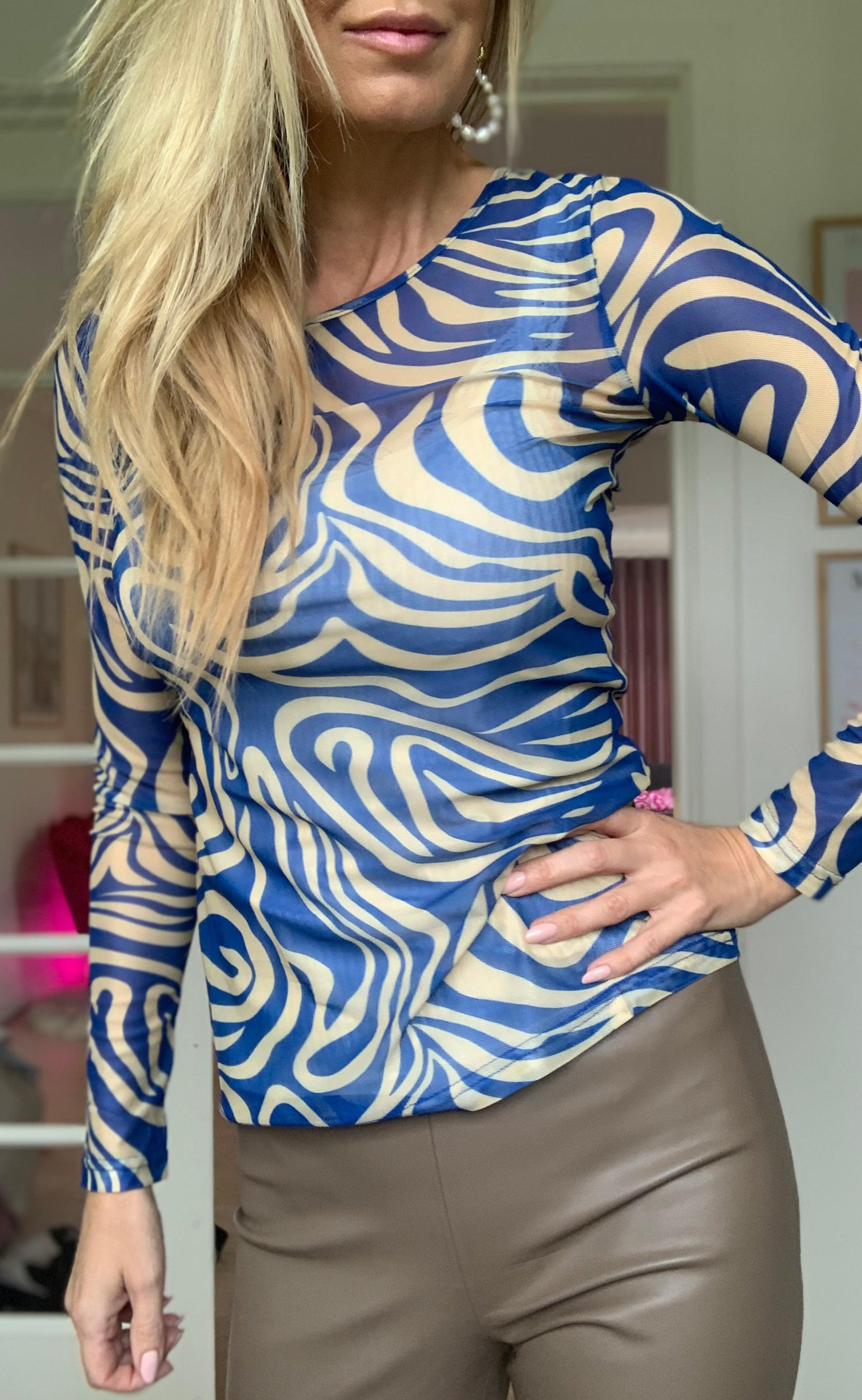 Love & Divine Bluse - Love660-1 - Bright Blue Graphic