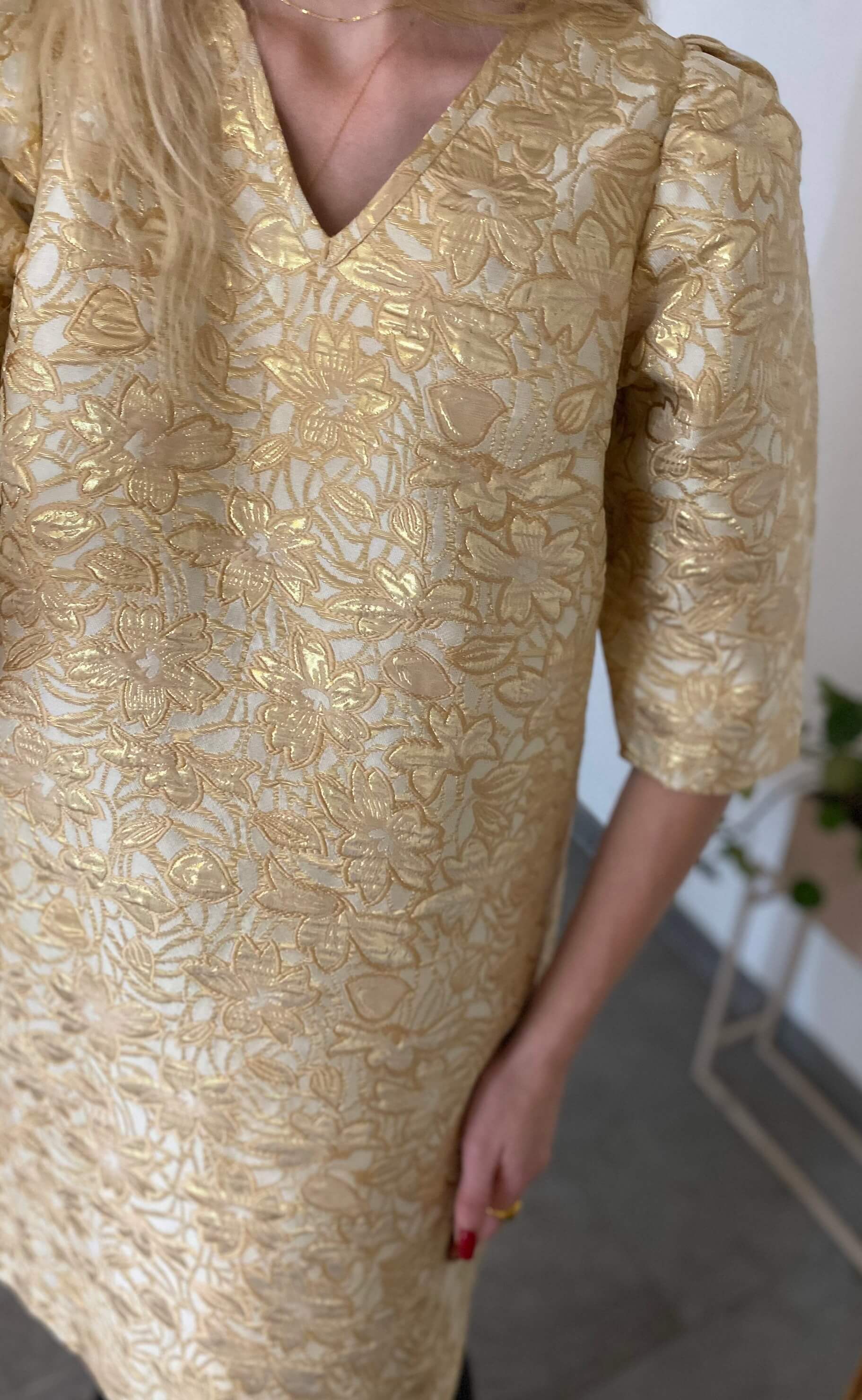Love & Divine Kjole - Love492 - Powder/Gold