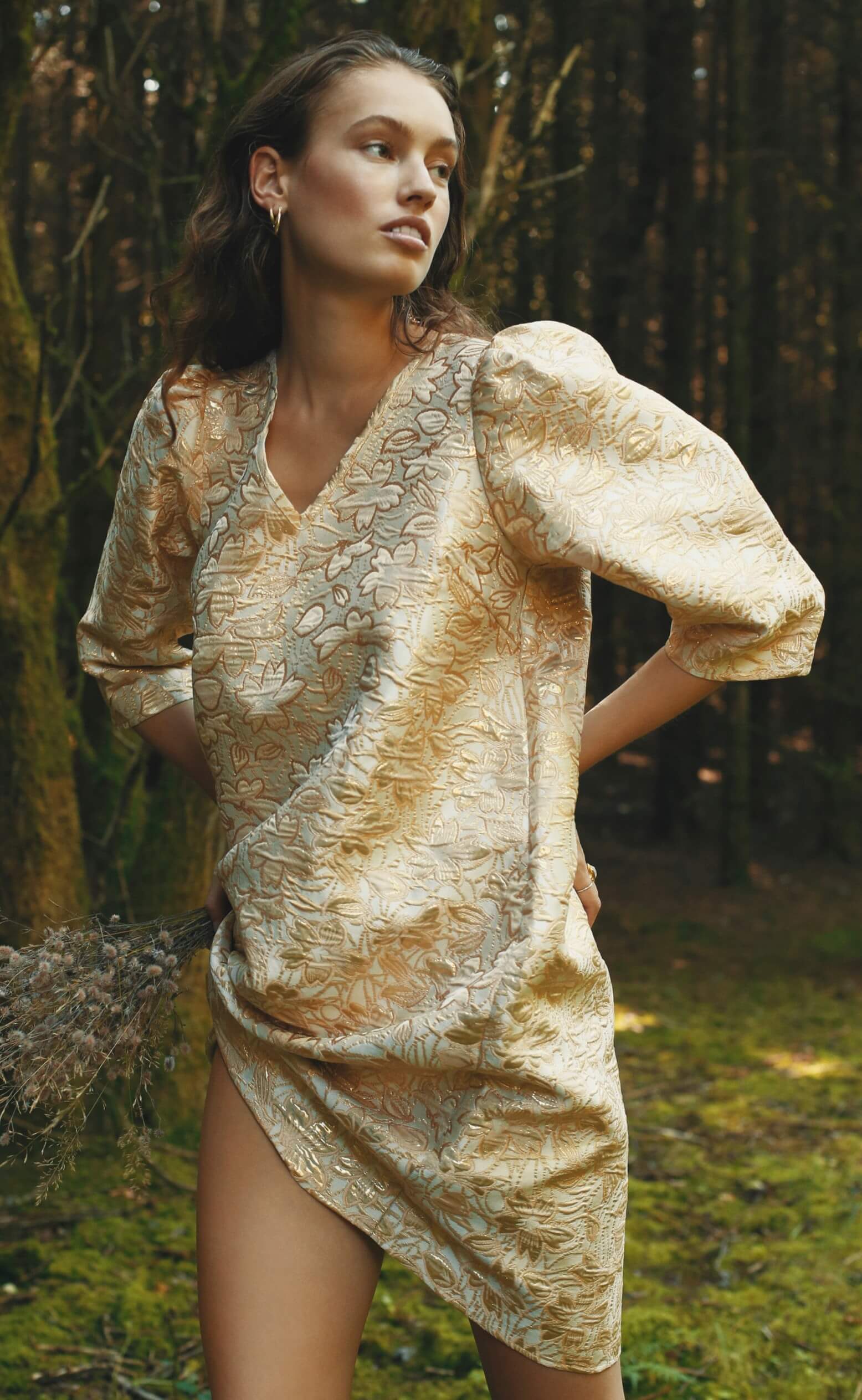 Love & Divine Kjole - Love492 - Powder/Gold
