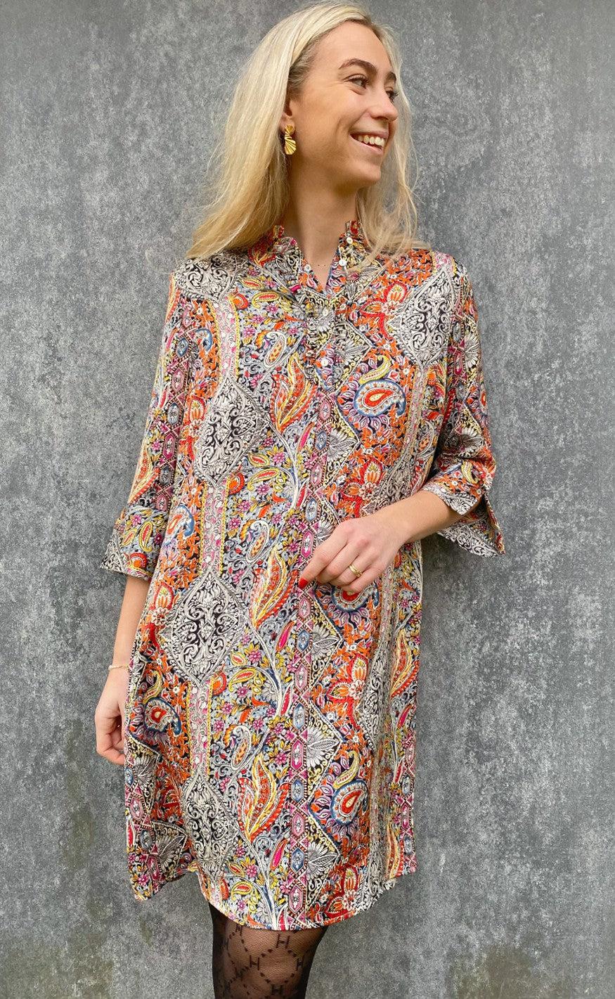 Love & Divine Kjole - Love622-6 - Light Paisley