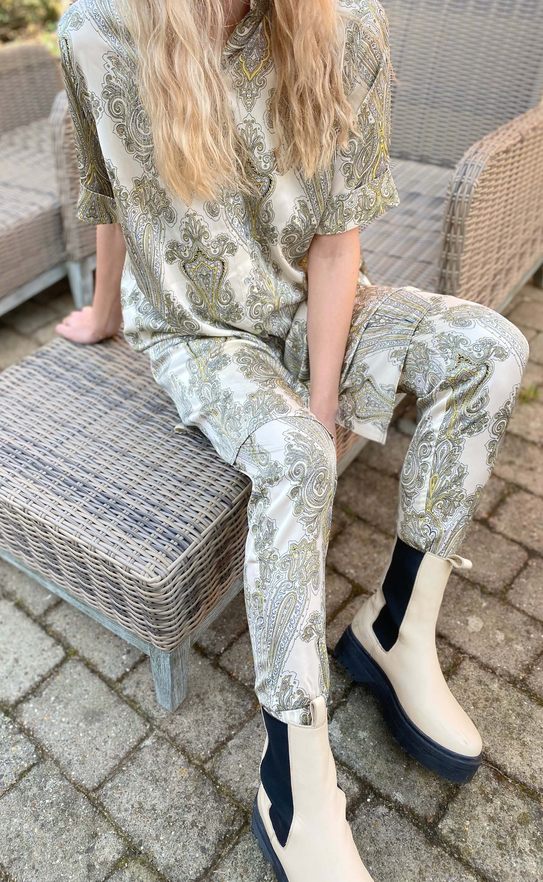 Love & Divine Skjorte - Love653 - Banana Paisley