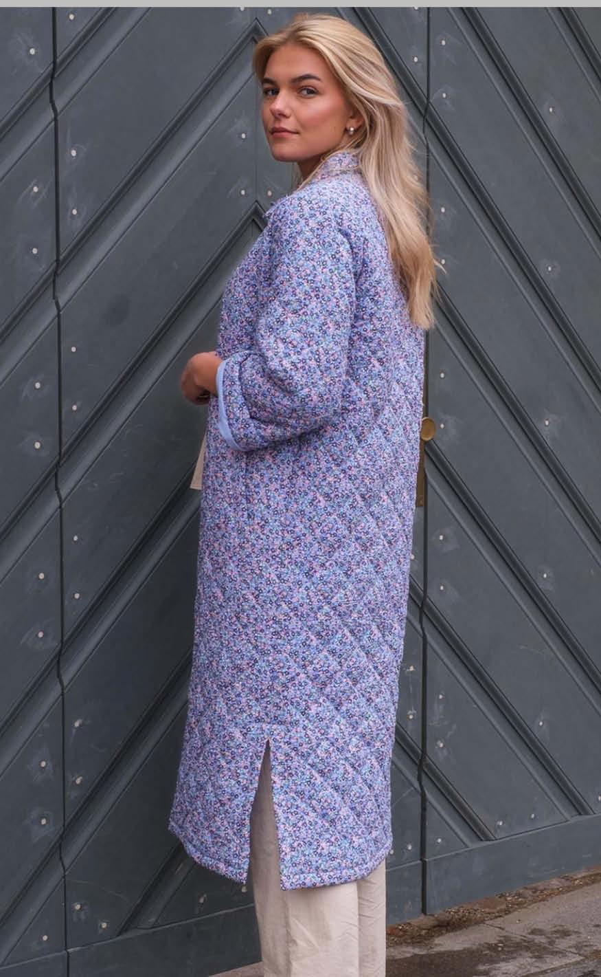Neo Noir Jakke - Salli Quilt - Blue Flower