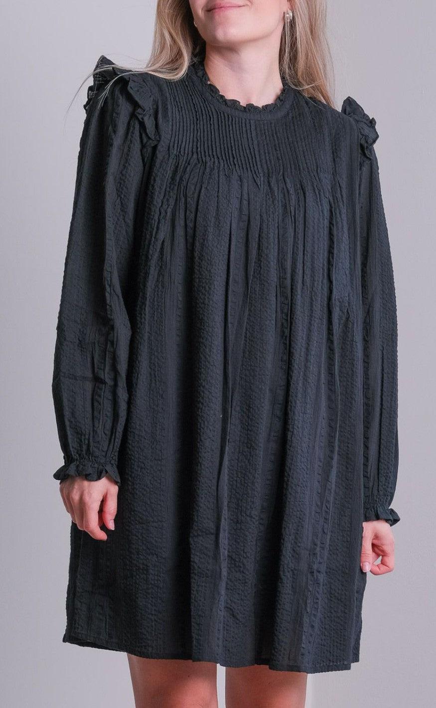 Neo Noir Kjole - Dorthea Crepe - Black