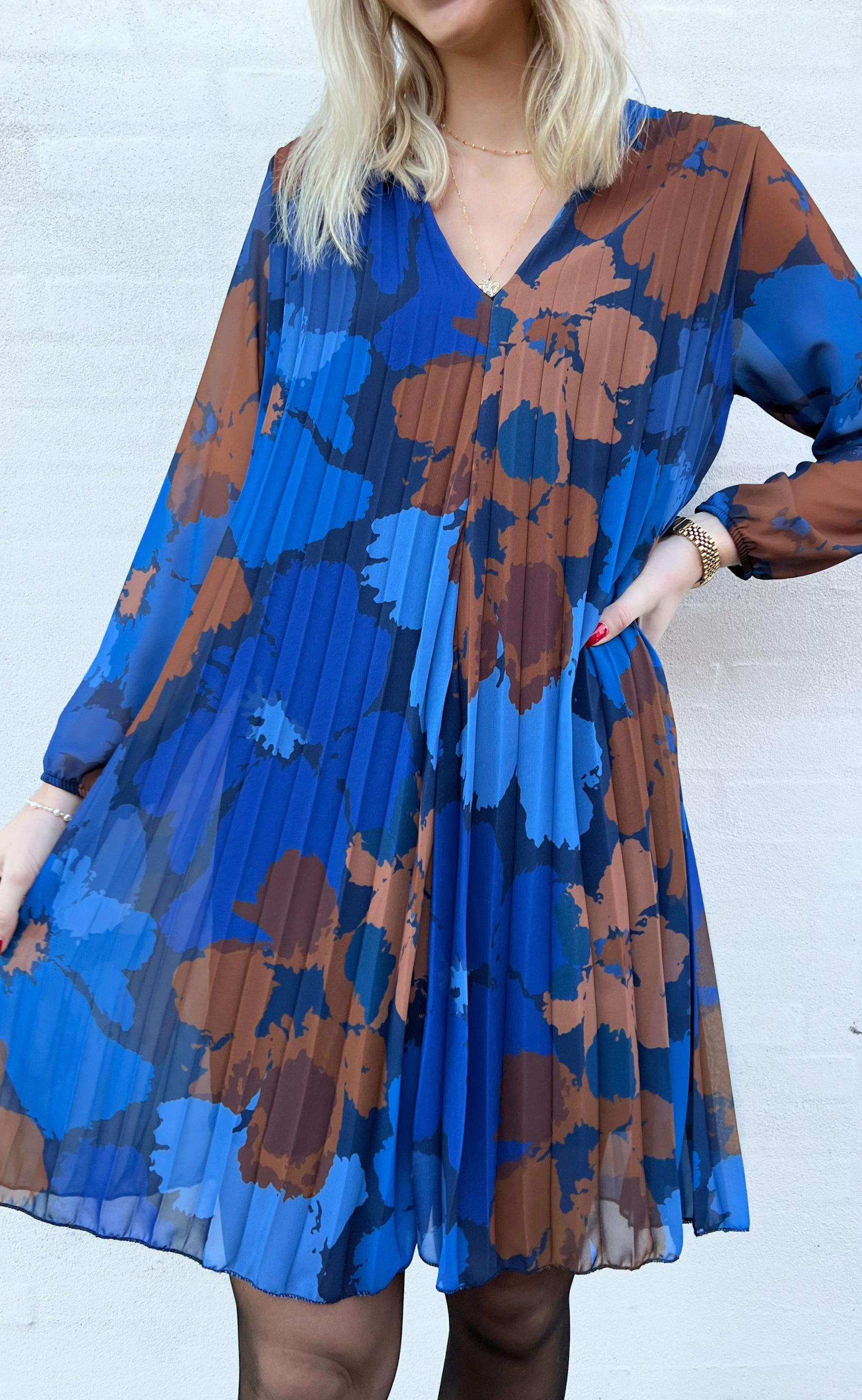 Say INA Copenhagen Kjole - Alba Plisse - Blue/Brown Flower