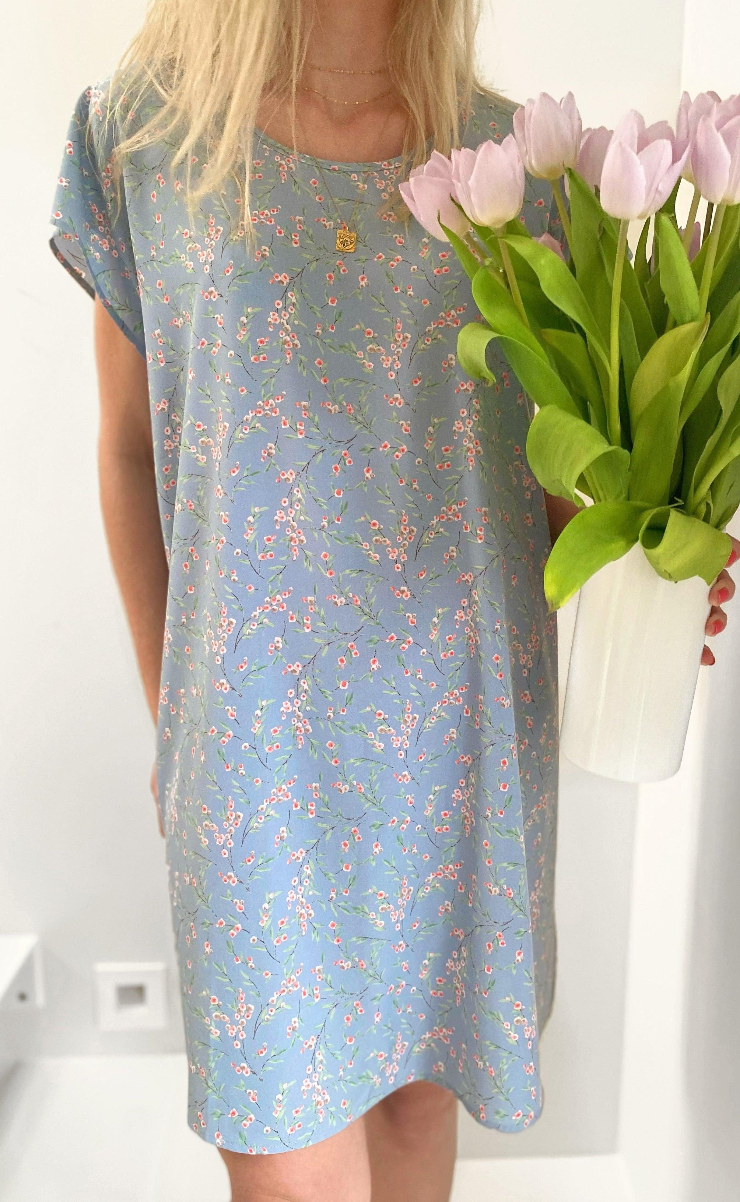 Say INA Copenhagen Kjole - Tina - Blue / Rose Flower