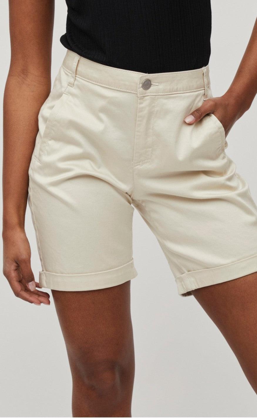 VILA Shorts - Chino - Birch